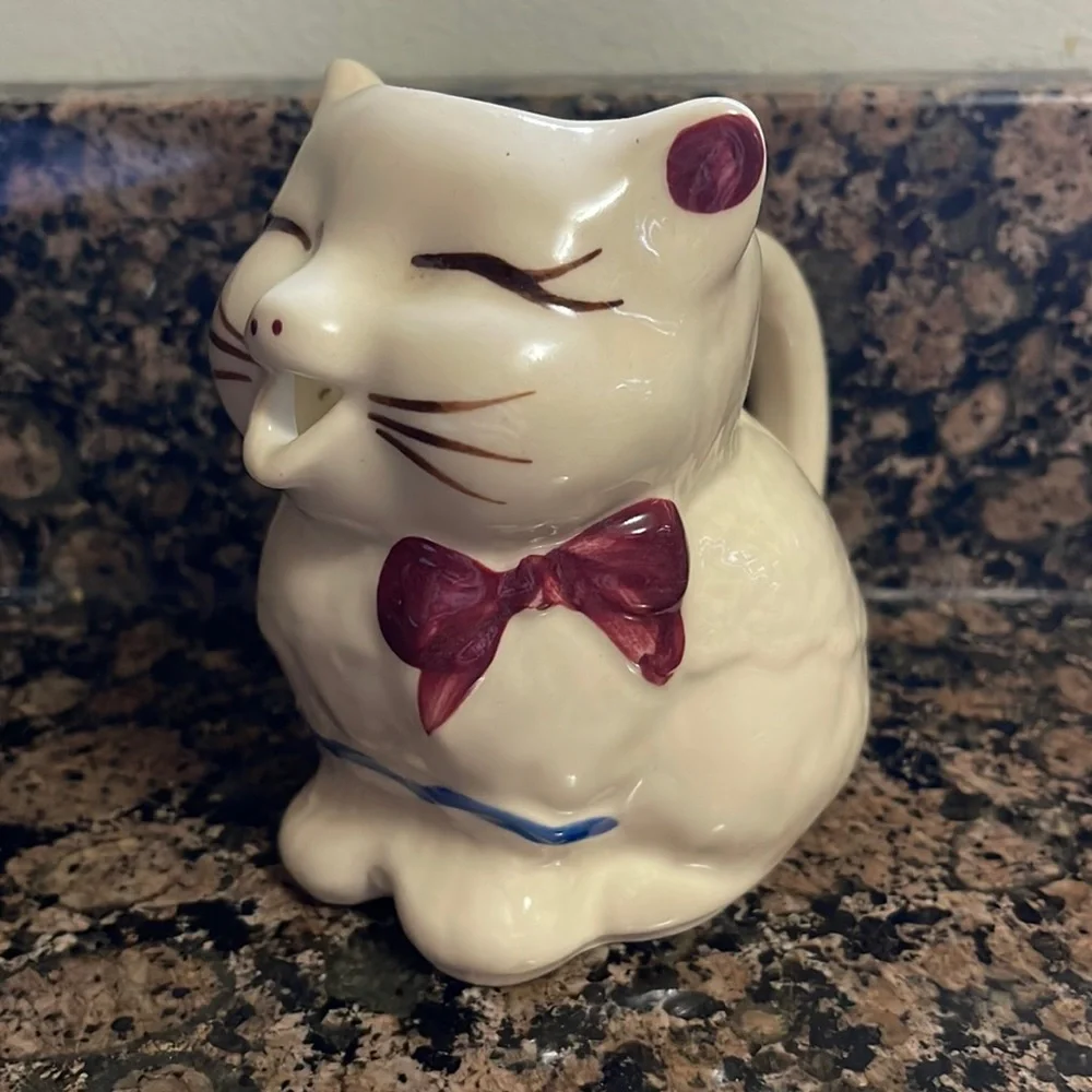 Vintage Shawnee Pottery Puss ‘n Boots Kitty Cat Creamer Pitcher